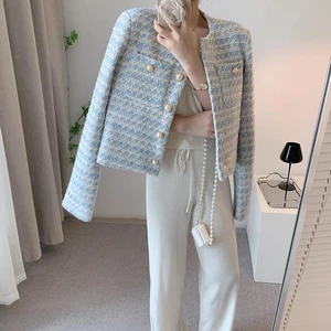 Элегантное короткое пальто