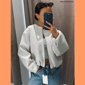 женская куртка-бомбер